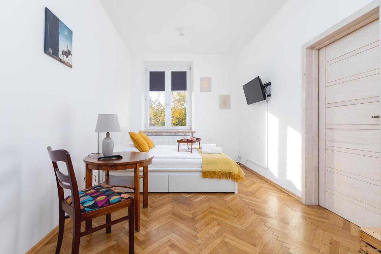 Old Town Apartments Basztowa By Renters Krakow Exterior photo