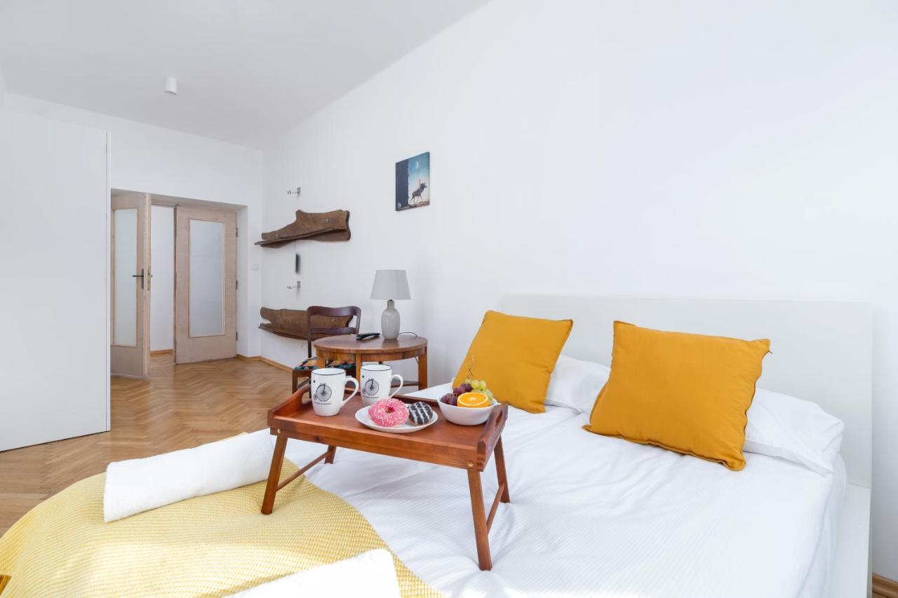 Old Town Apartments Basztowa By Renters Krakow Exterior photo